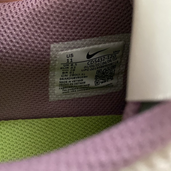 Colorful Nike air sneakers size 11 - Picture 5 of 5